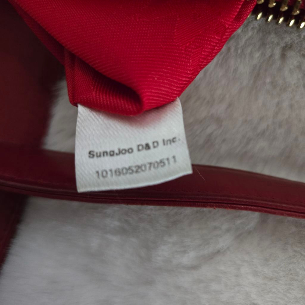 Women's MCM Red Quilted Leather Shoulder / Handbag with COA - Picture 15 of 15